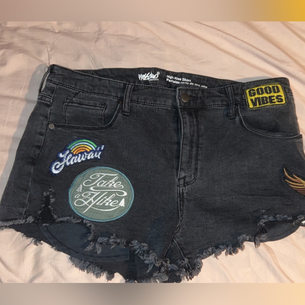 Mossimo black denim shorts with patches